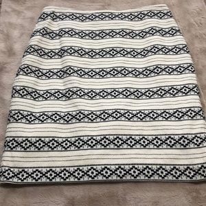 ANN TAYLOR, skirt size 8 cream and black